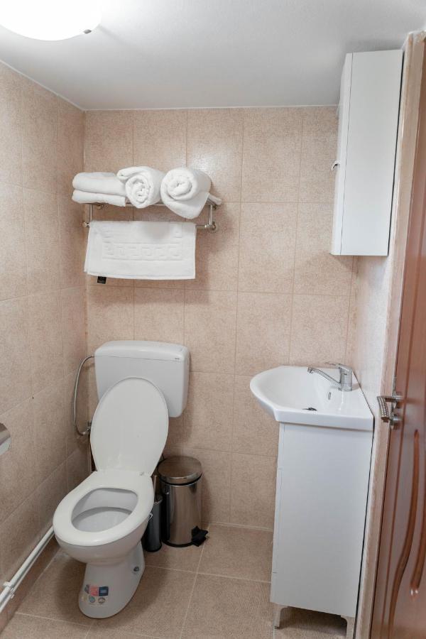 La Fanar Guesthouse Куртя-де-Арджеш Экстерьер фото